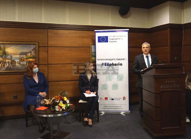 В трите центъра за мигранти в област Хасково пребивават 1874 души