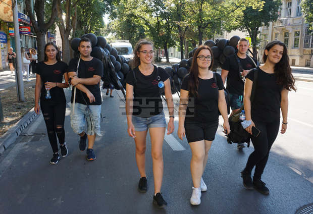 Работещи в заведения във Варна протестираха срещу мерките срещу Ковид-19
