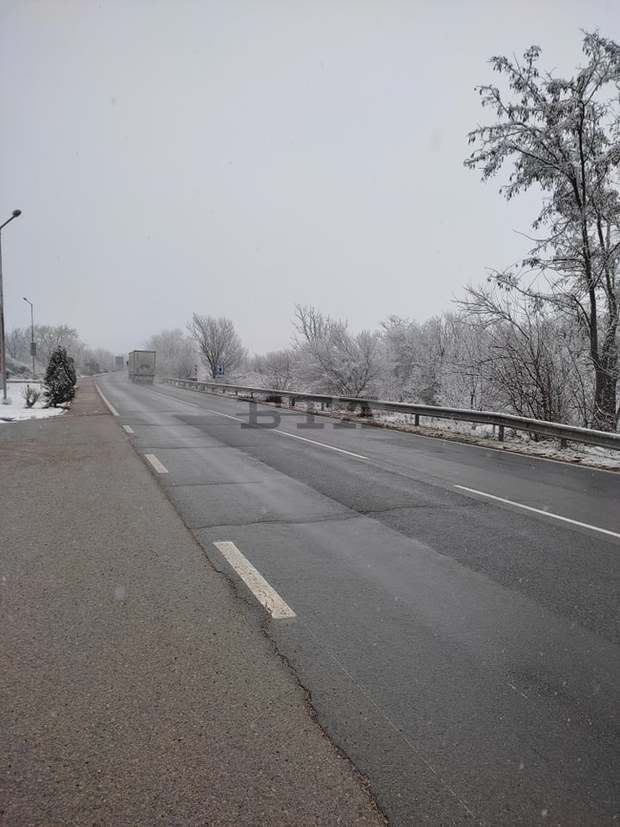 В област Стара Загора пътната обстановка не е усложнена заради снеговалежа В област Стара Загора пътната обстановка не е усложнена заради снеговалежа