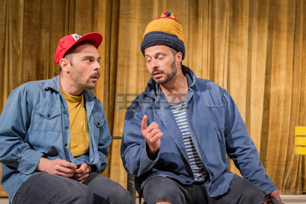 Драматичният театър в Монтана ще направи минитурне с комедията "Да докоснеш небето"