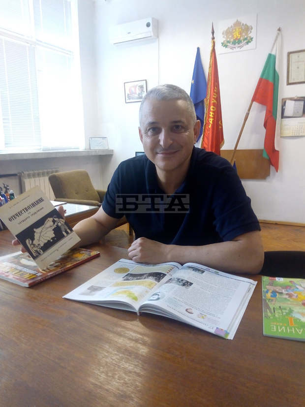 Важно е учителите да преподават исторически събития като Независимостта, че да провокират желание за дискусия при учениците, смята учител по история от Велико Търново