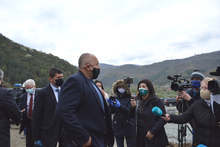 Министър-председателят инспектира строежа на АМ "Струма" при тунел "Железница"