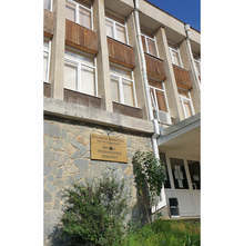 Смолянската база на Физико-технологичния факултет към ПУ "Паисий Хилендарски" получи дарение оптичен измервателен проектор