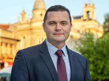 Кметът на Русе ще венчае двойка в Деня на влюбените