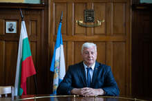 Община Пловдив отличи учители от пловдивските училища по повод Деня на будителите