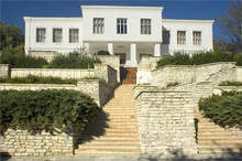 Изложба на европейски художници повежда в "Търсене на изгубеното време" в галерията в Балчик