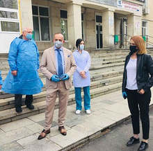 Кметът Фандъкова е приела дарение от медицинско оборудване за общински болници
