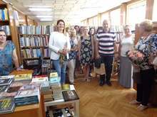 Проф. Огнян Герджиков дари на библиотеката в Кърджали 150 тома литература от личната си библиотека