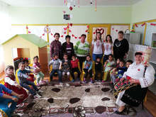 Баба Марта гостува на малки и големи в община Левски с пожелание за здраве