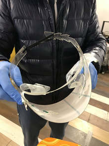 Стопанска камара-Добрич дарява 17 защитни шлема на здравни заведения