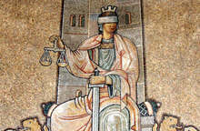 Майка заедно със сина си и племеника си са задържани и обвинени за убийството на 76-годишен мъж в Стара Загора