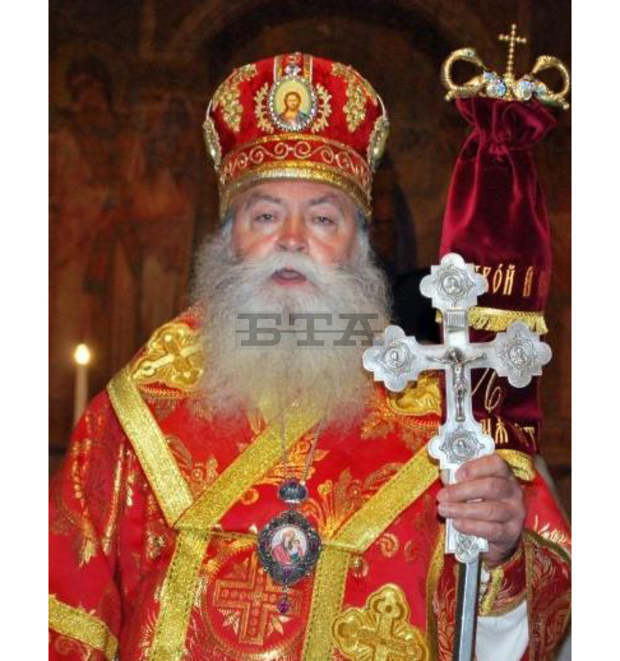 Кметът на Ловеч е поздравила митрополит Гавриил за неговата 70-годишнина