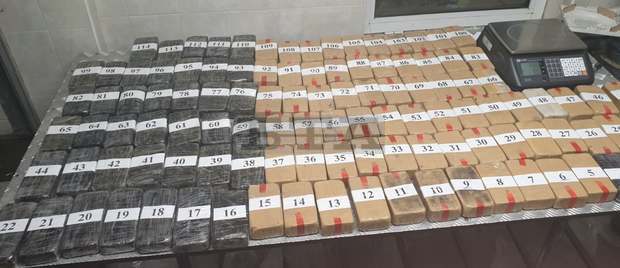 Постоянно в ареста остават двама за пренасяне на близо 59 кг хероин през ГКПП "Лесово"