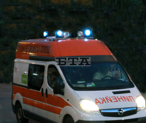 Мъж от Сливен е загинал, блъснат от автомобил на автобусна спирка