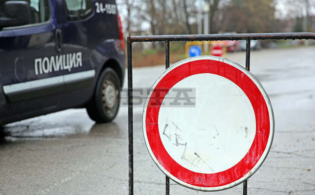 Затворен е Ришкият проход, заради аварирал товарен автомобил с хасковска регистрация Затворен е Ришкият проход, заради аварирал товарен автомобил с хасковска регистрация