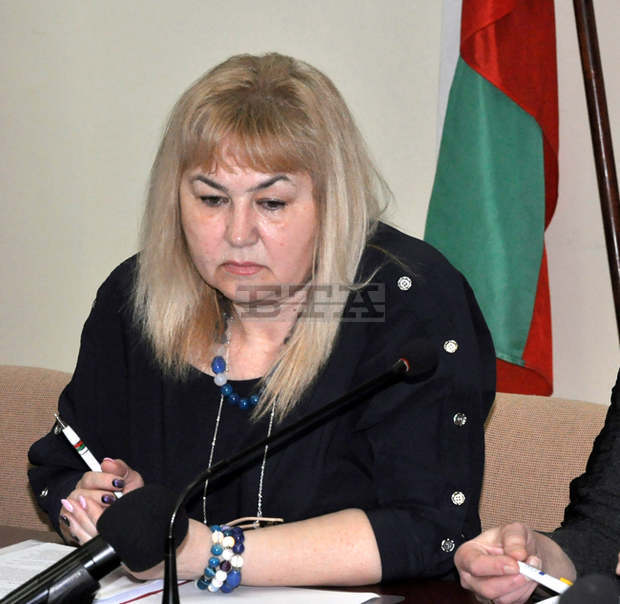 Тестват персонала на шивашка фабрика в Димитровград за COVID-19 след установен случай