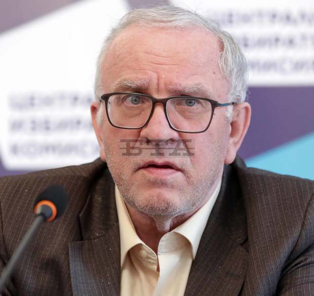 Осем машини за гласуване в някои места не работят за момента