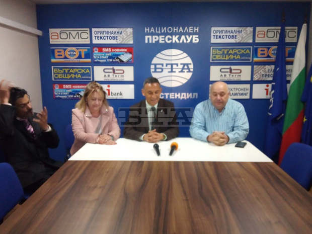 Кандидатът на "Да, България" за Европейския парламент Стефан Тафров представи на пресконференция в Кюстендил приоритетите си