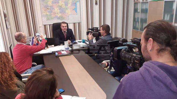 Обезопасителни съоръжения ще бъдат поставени на спирка в Сливен, където снощи загина човек