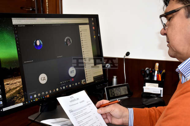 В СУ "Цар Симеон Велики" провеждат и педагогическите съвети дистанционно, чрез Microsoft Teams