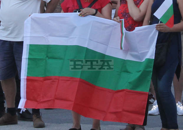 Протест срещу управлението на България има за шеста вечер в Русе