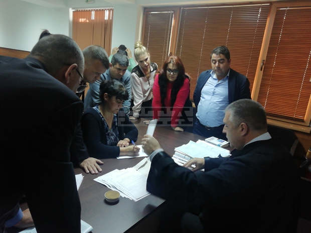 Административният съд в Кърджали проверява недействителните бюлетини от изборите в Кирково Административният съд в Кърджали проверява недействителните бюлетини от изборите в Кирково