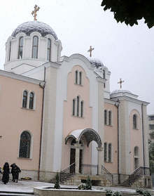 Организираният от Ловчанската митрополия вече трета година образователен курс ще се състои в новия храм в Ловеч