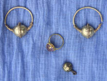 Златни накити откриха археолозите при разкопките на средновековния манастирски комплекс"Успение на Св. Богородица" във Велико Търново