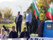 Недоволни от даване мандат на ДПС блокираха пътя за ГКПП - Гюешево