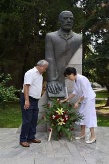 С поклонение пред паметника на Захарий Стоянов в Добрич се чества 129-годишнината от Съединението
