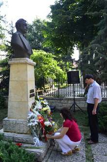 С общоградско поклонение  Добрич почете  рождената дата на Апостола
