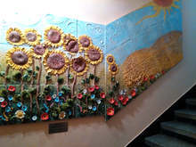 Незрящи подариха керамично пано на детска градина 