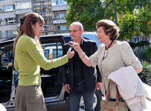 Община Русе е получила като дарение автомобил за нуждите на деца и младежи с увреждания 