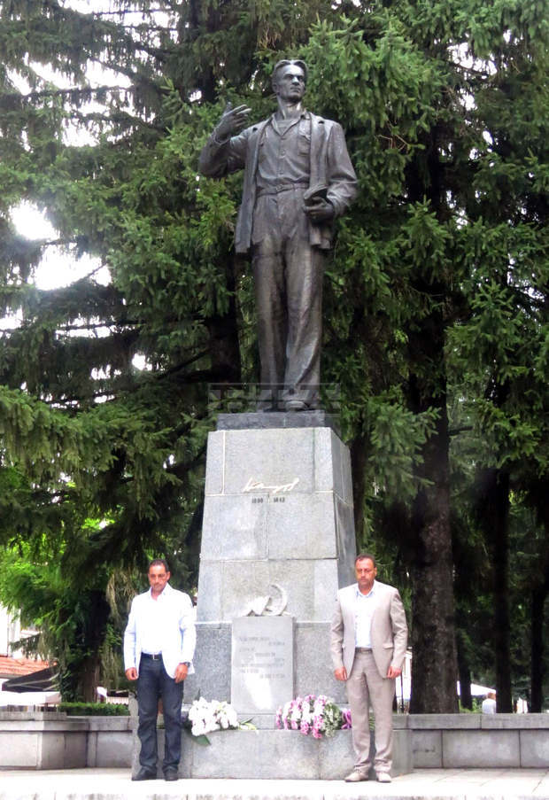 Банско почете паметта на Никола Вапцаров Банско почете паметта на Никола Вапцаров