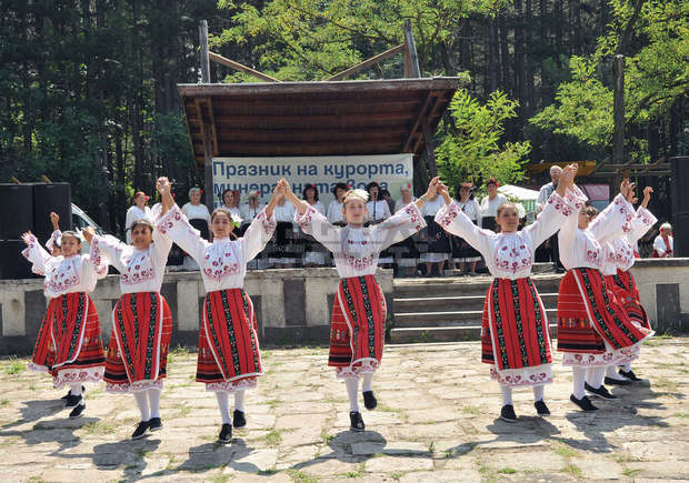 Повече от 500 самодейци участват във фолклорен фестивал в Стара планина над Вършец Повече от 500 самодейци участват във фолклорен фестивал в Стара планина над Вършец