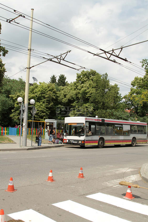 Ремонти на улици, тротоари и градинки между блоковете за 15 млн.лв. извършва Община Стара Загора Ремонти на улици, тротоари и градинки между блоковете за 15 млн.лв. извършва Община Стара Загора