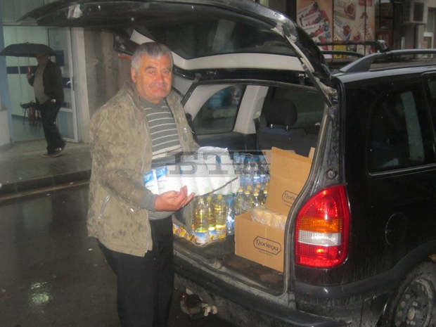 Пенсионерите от Белоградчик помагат на пострадалите от наводненията в Мизия