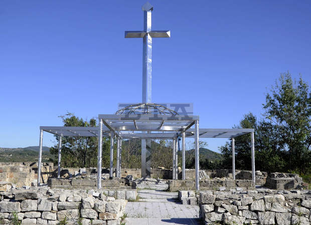 От Ловчанска митрополия разпространиха изявление по повод монтирането на купол върху базиликата в крепостта "Хисаря"