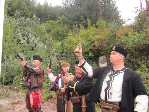 Патриотично  сдружение отбеляза 96-та годишнина  от обявяването на Радомирската република 