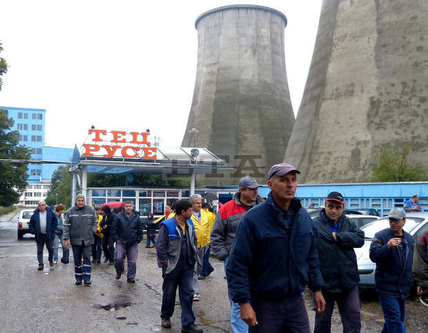 Трети ден продължава  протестът на работници  от "Топлофикация-Русе" 