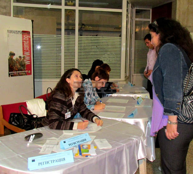 Ателие за търсене на работа бе открито на организираната днес в Силистра младежка трудова борса