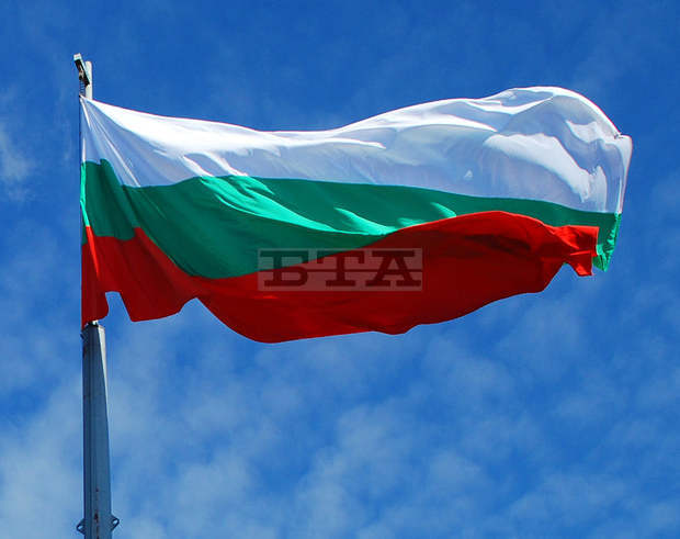 ВМРО в Русе раздаде  100 национални знамена за  Деня на Съединението 