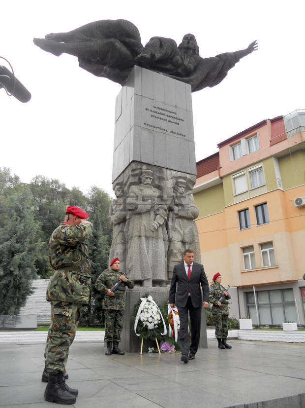 Георги Близнашки поздрави гражданитена Добрич със 74-ата годишнина от възвръщанетона Южна Добруджа в пределите на България