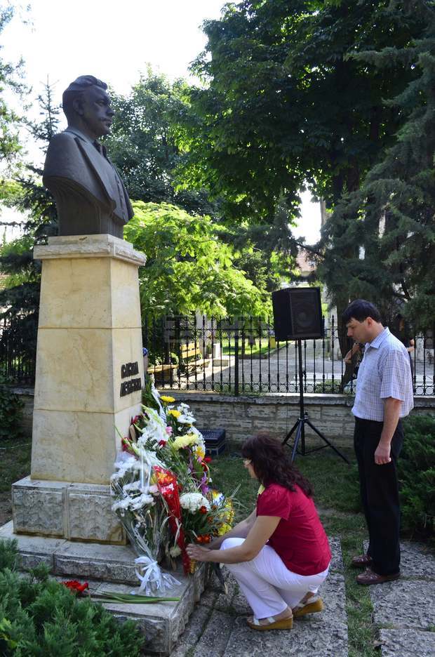 С общоградско поклонение Добрич почете рождената дата на Апостола С общоградско поклонение Добрич почете рождената дата на Апостола