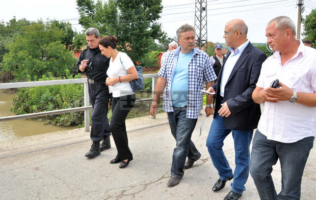 Започва изплащането на еднократните помощи на пострадалите от наводнението в Мизия Започва изплащането на еднократните помощи на пострадалите от наводнението в Мизия