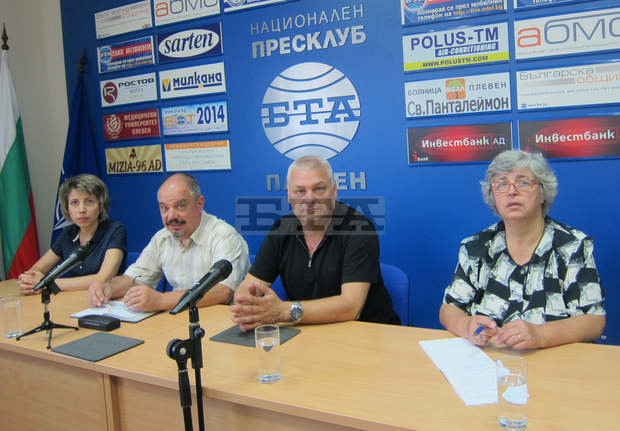 Авиофестът "Криле за всички" събира край Плевен любители на леката и спортната авиация от цялата страна Авиофестът "Криле за всички" събира край Плевен любители на леката и спортната авиация от цялата страна