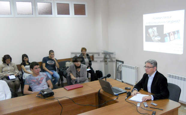 Според министъра на културата Мартин Иванов съвременната архивистика е изправена пред много сериозни предизвикателства