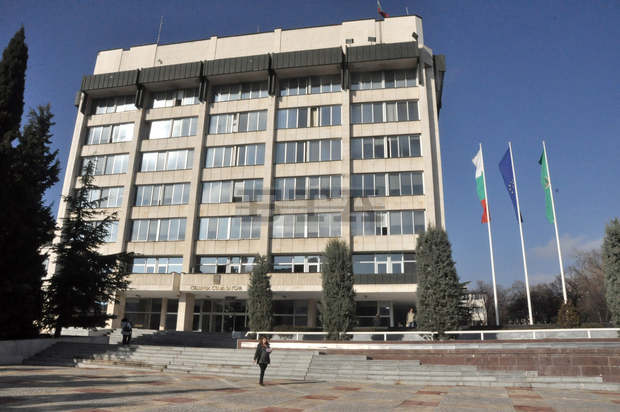 Зам.-кметовете на Стара Загора даряват средства за деца в риск Зам.-кметовете на Стара Загора даряват средства за деца в риск
