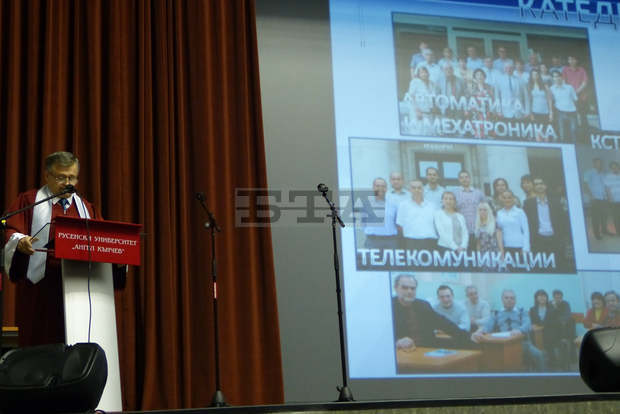 За 40 години Електро факултетът на  Русенския университет е  подготвил 11 241 инженери