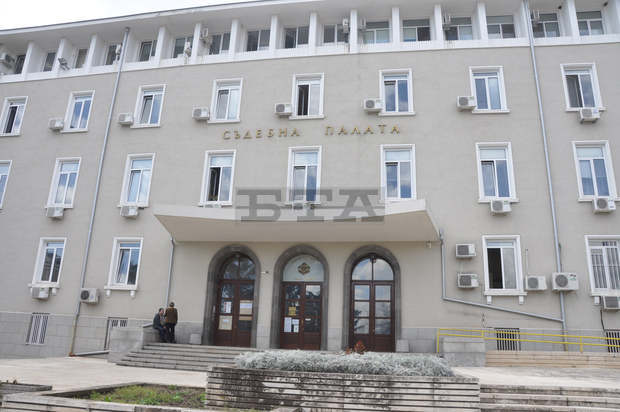 Районният съд в Стара Загора дари подаръци за децата от село Нова махала, което пострада от наводнение Районният съд в Стара Загора дари подаръци за децата от село Нова махала, което пострада от наводнение